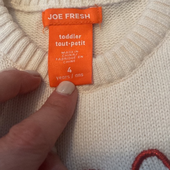 Size 4 Joe Fresh Valentine Sweater - Picture 2 of 3